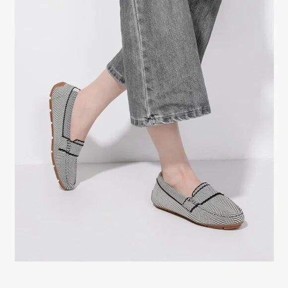 Zelaprox Black & White Mesh Loafers for Women, NEW IN BOX! Size EU 44 - Picture 2 of 11